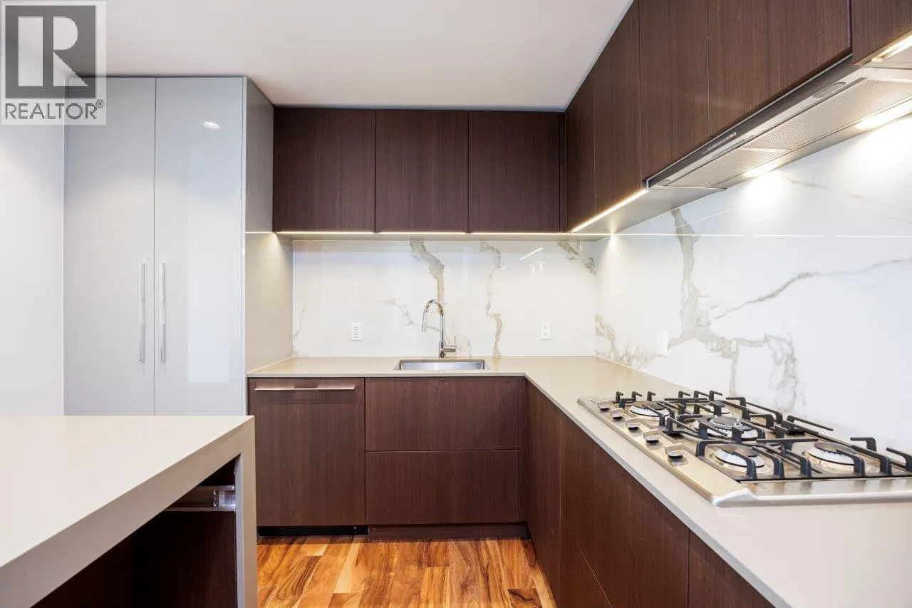 1008 1632 LIONS GATE LANE