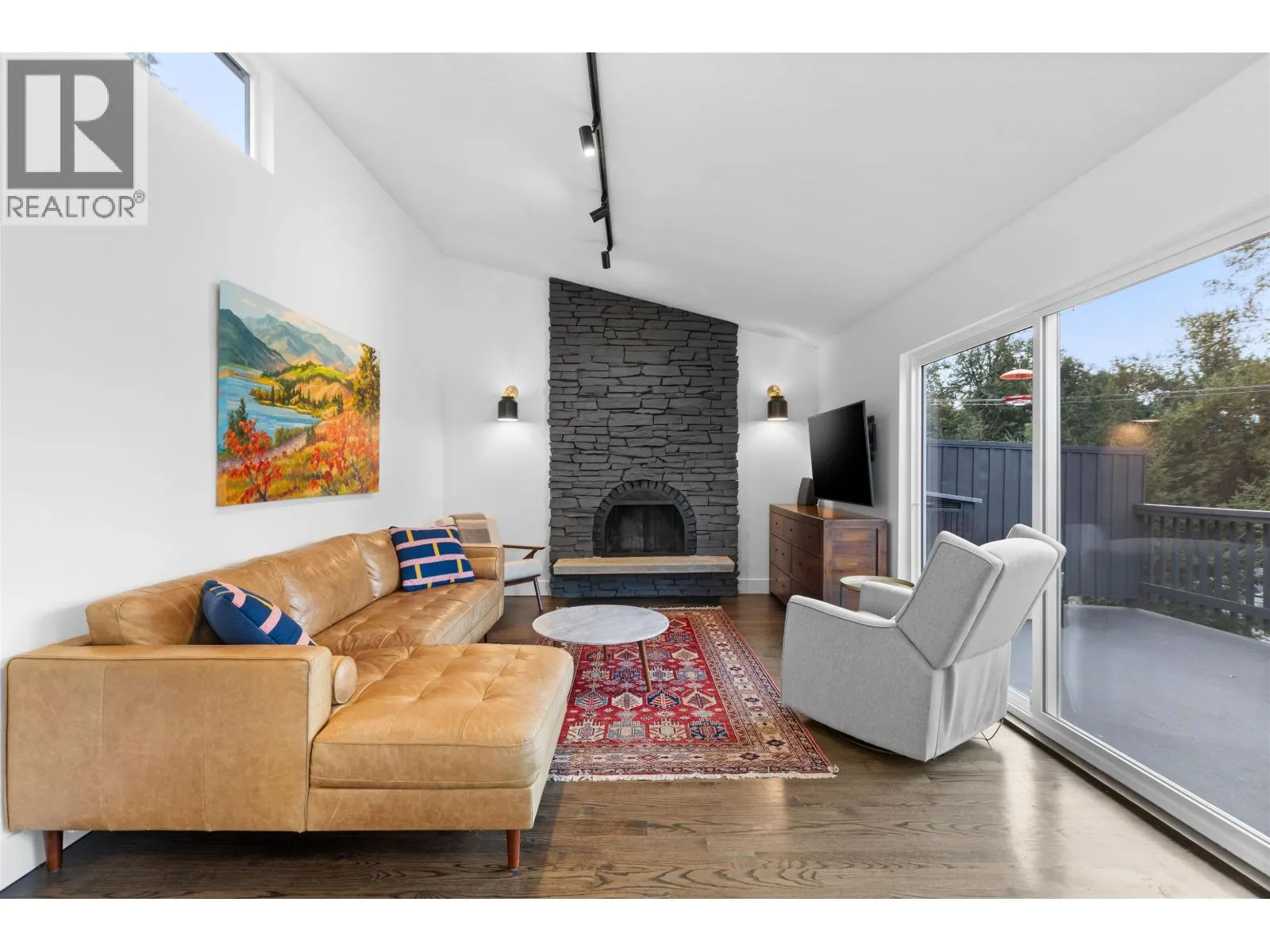 4 NOBLE COURT