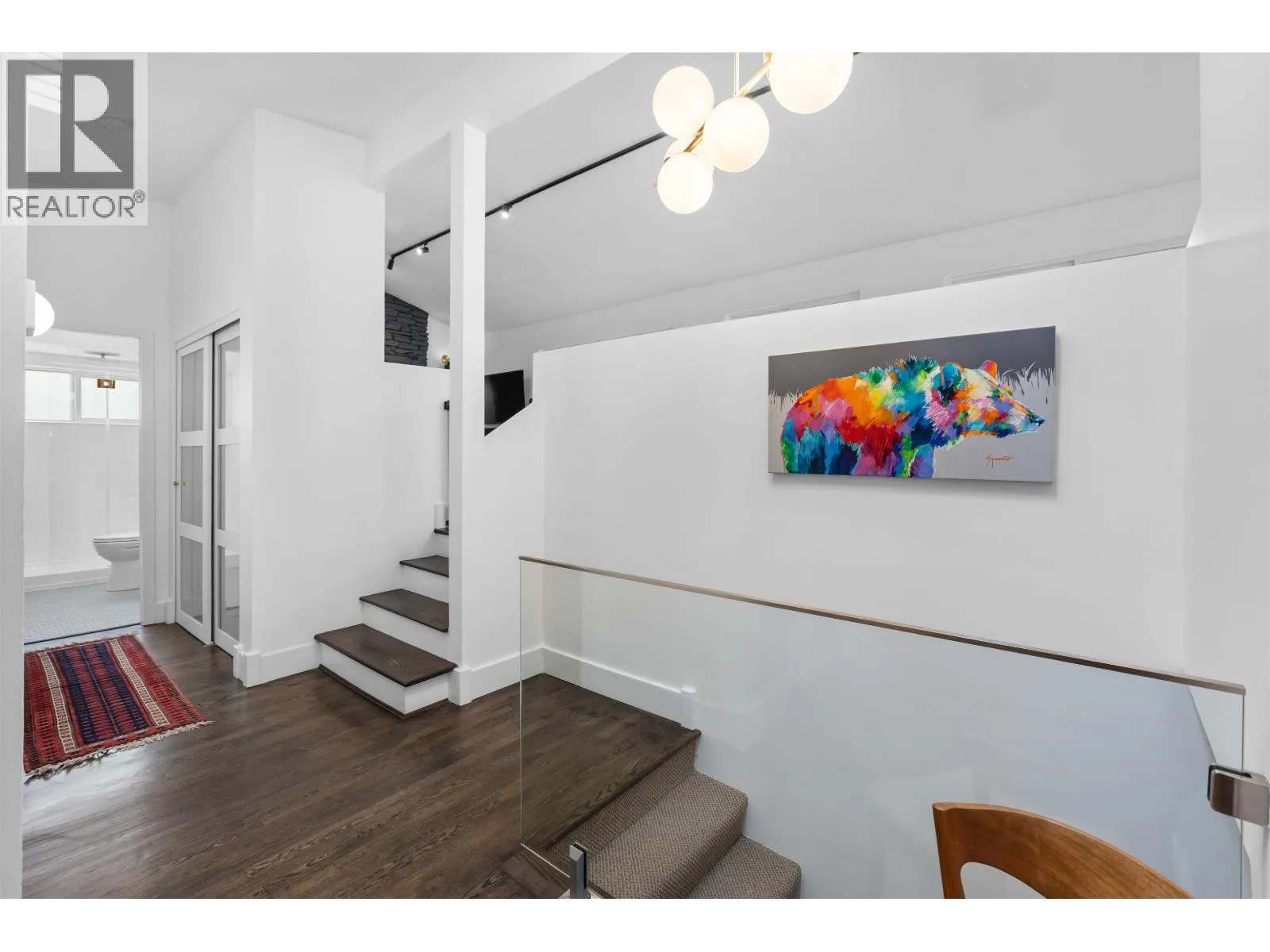 4 NOBLE COURT