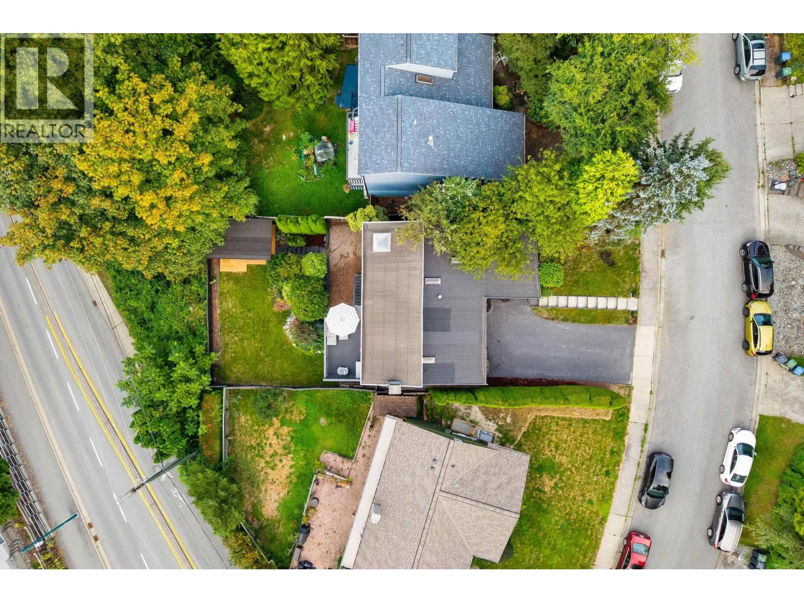 4 NOBLE COURT