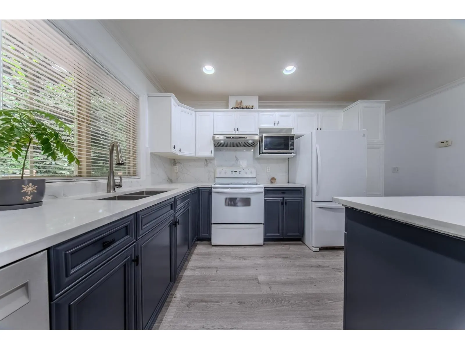 68 6887 SHEFFIELD WAY|Sardis East Vedder