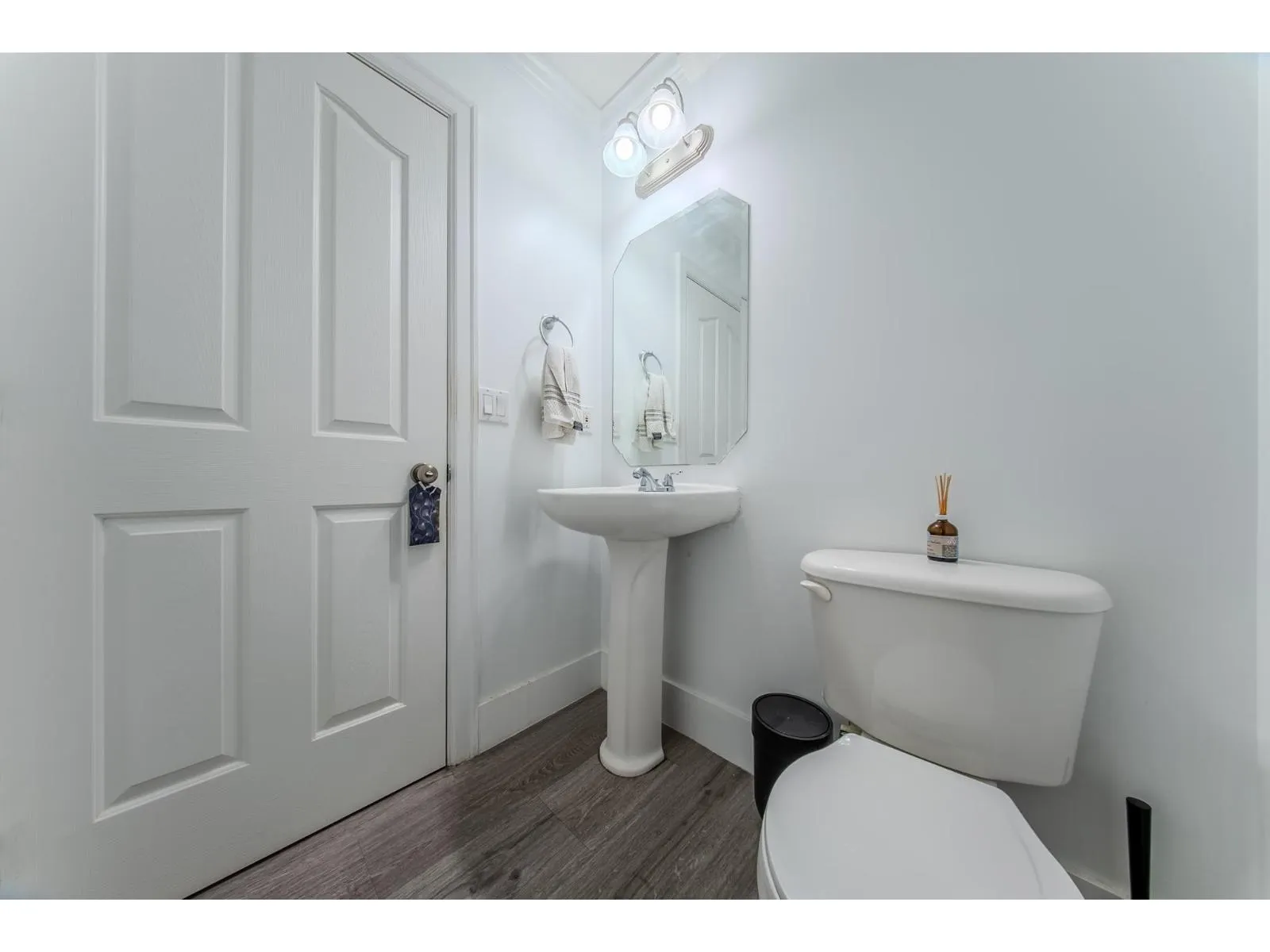 68 6887 SHEFFIELD WAY|Sardis East Vedder