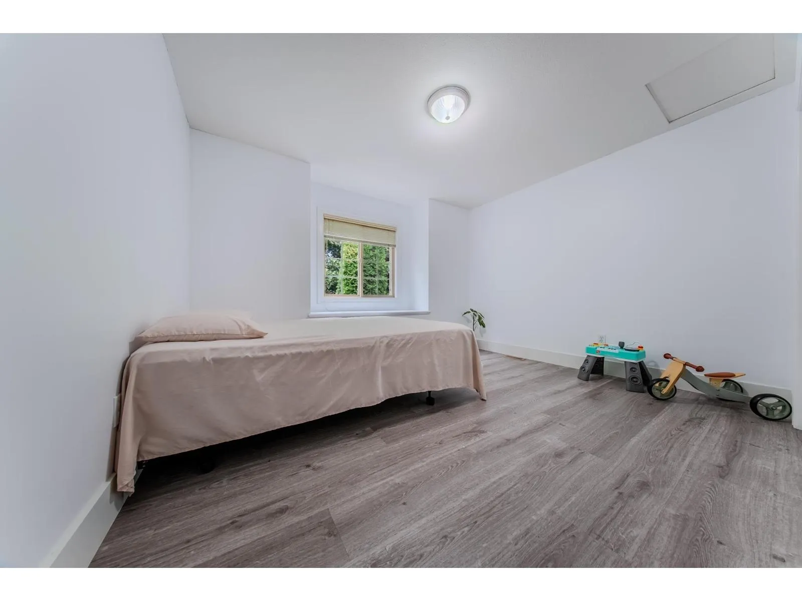 68 6887 SHEFFIELD WAY|Sardis East Vedder
