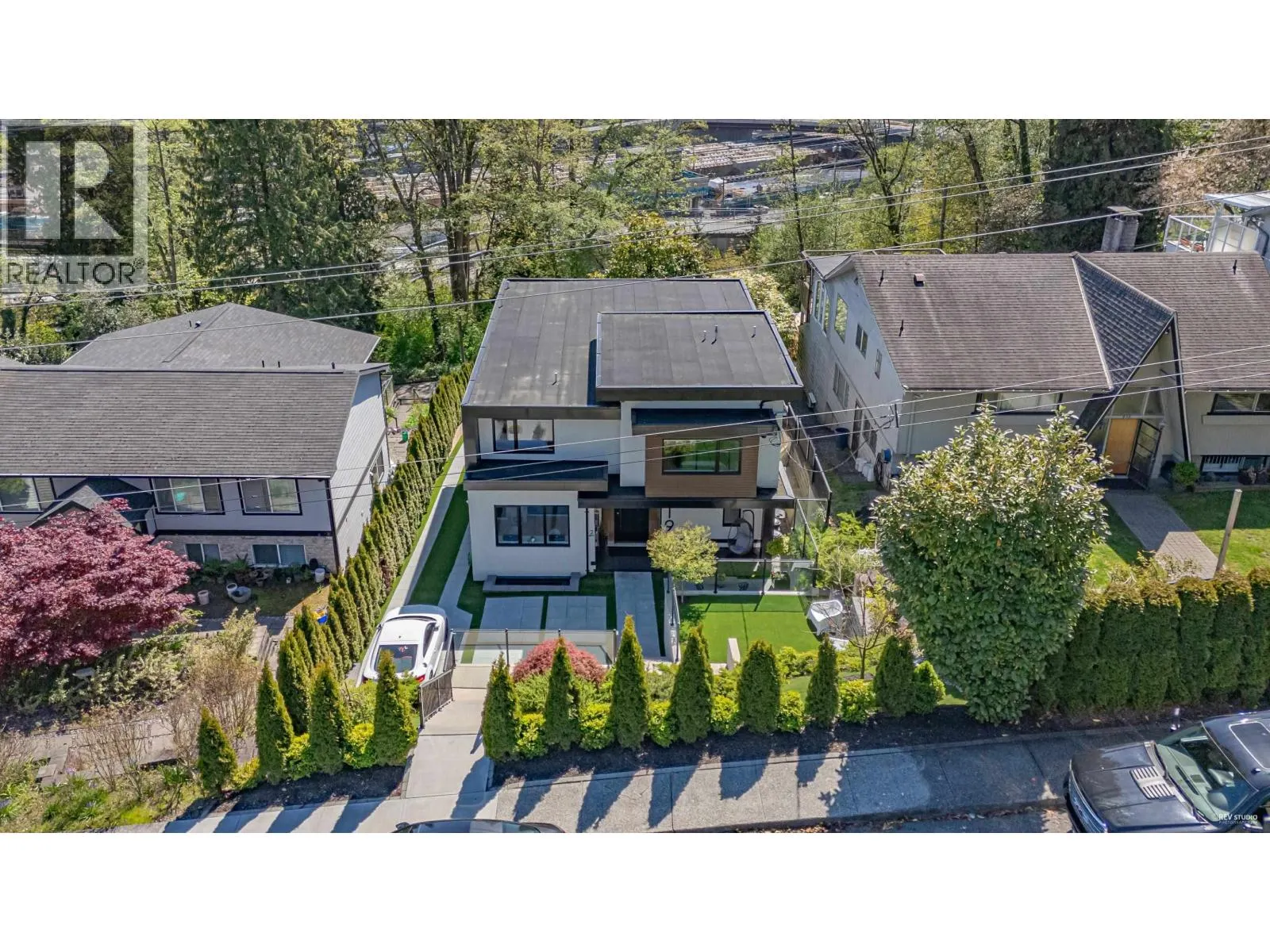 919 E 4TH STREET