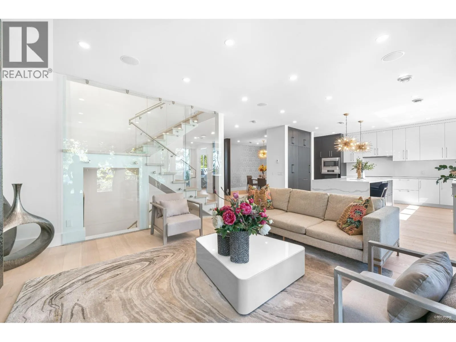 919 E 4TH STREET