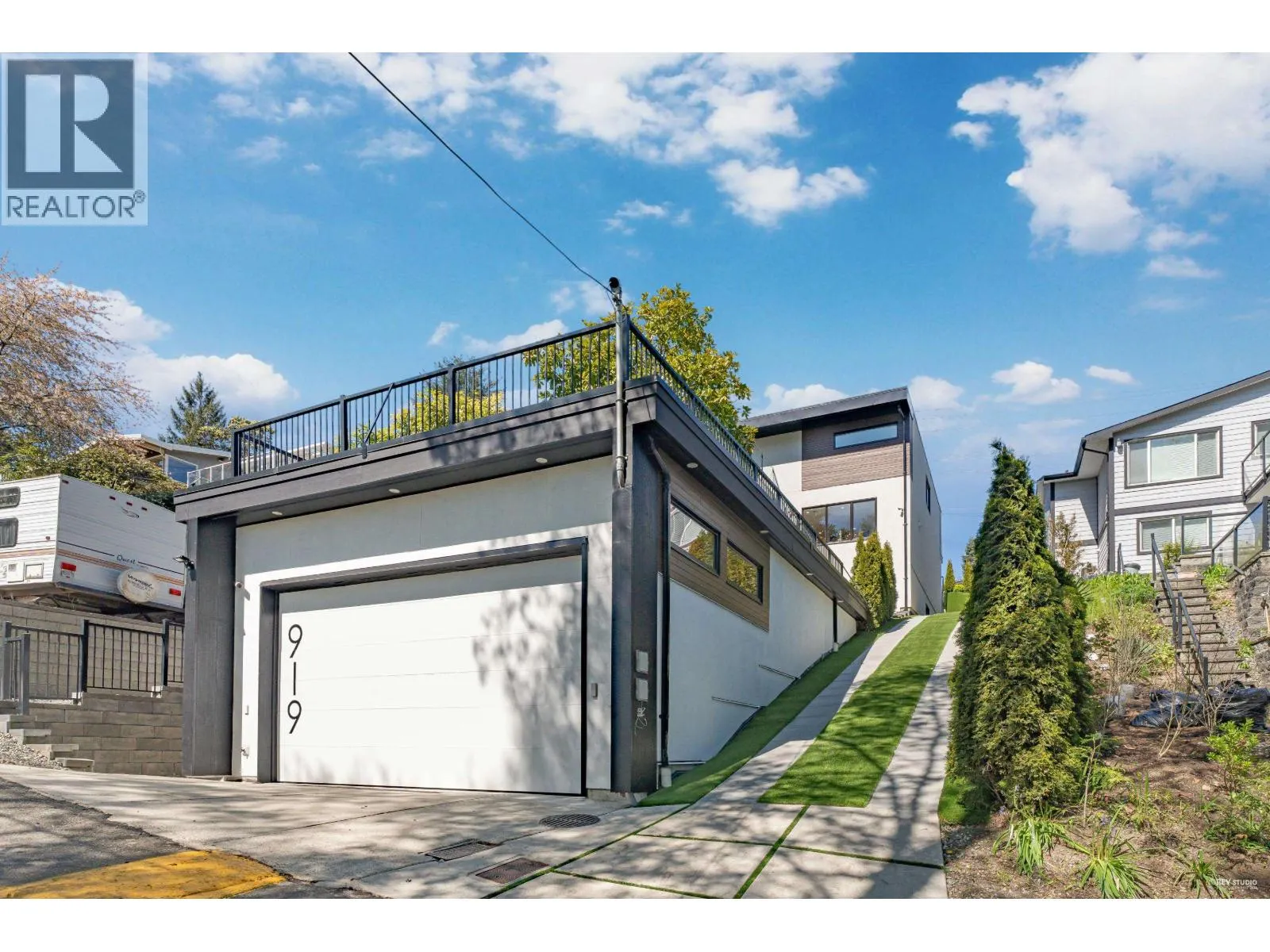 919 E 4TH STREET