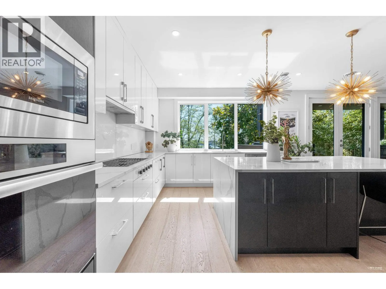 919 E 4TH STREET