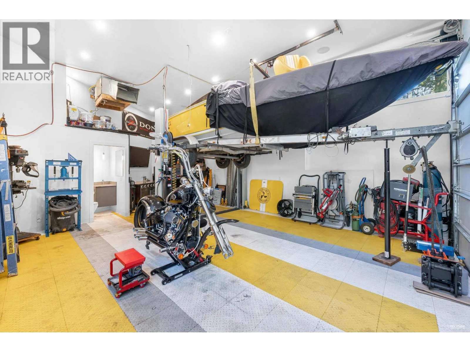 919 E 4TH STREET