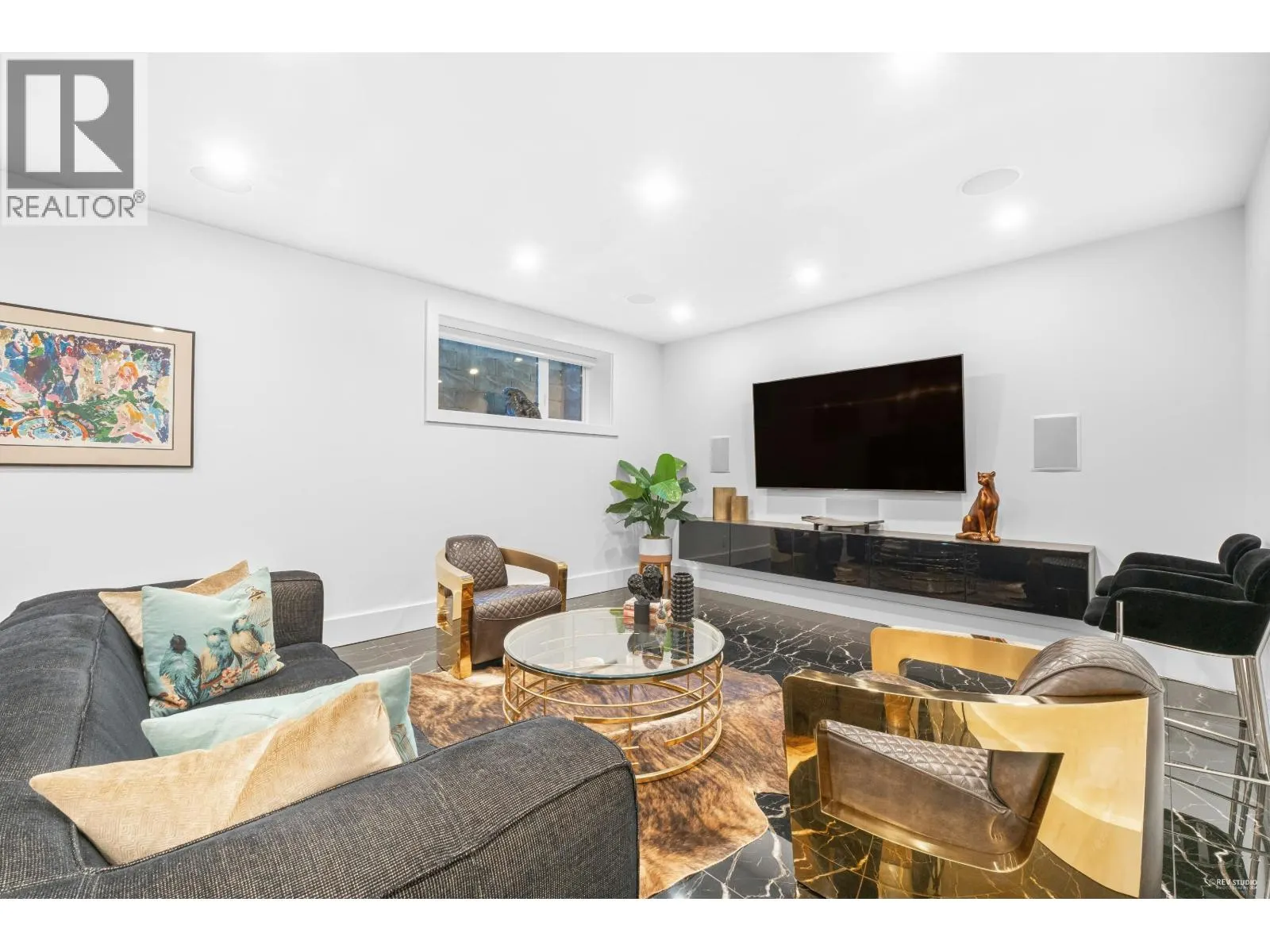 919 E 4TH STREET