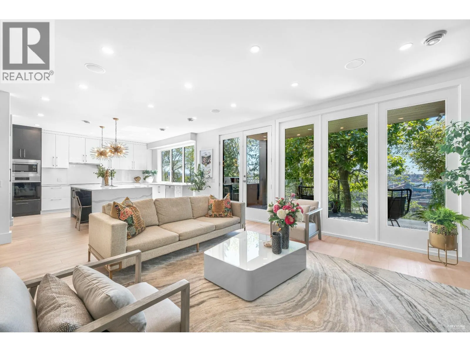 919 E 4TH STREET