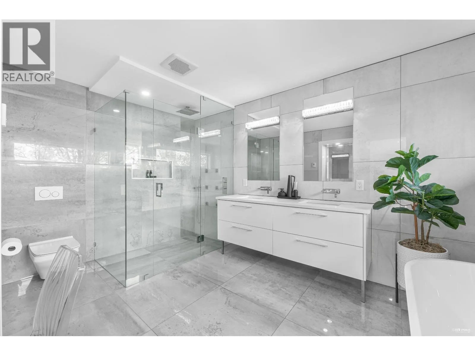 919 E 4TH STREET
