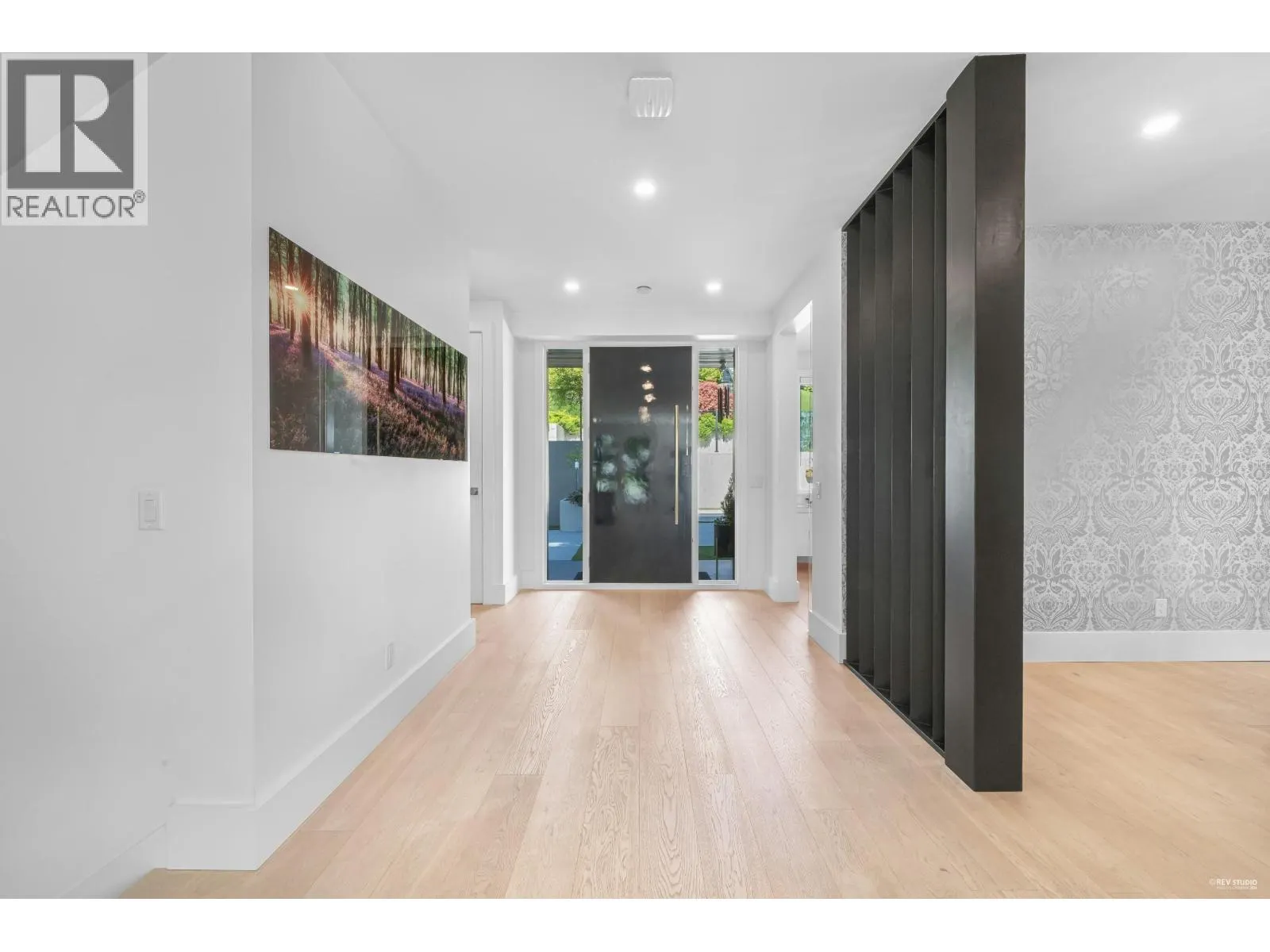 919 E 4TH STREET