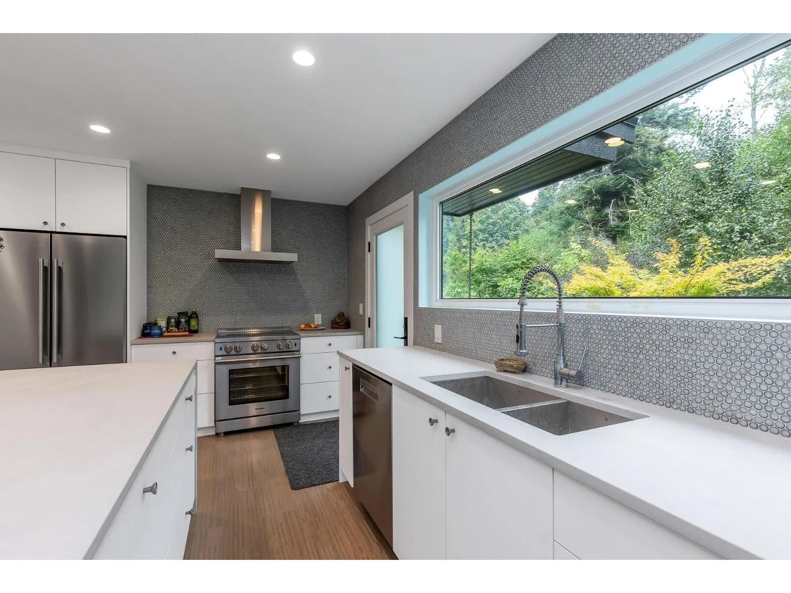 43685 LOUGHEED HIGHWAY