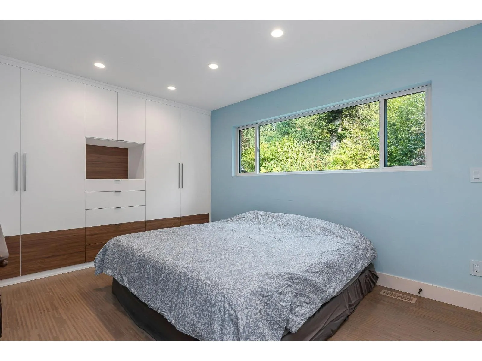 43685 LOUGHEED HIGHWAY