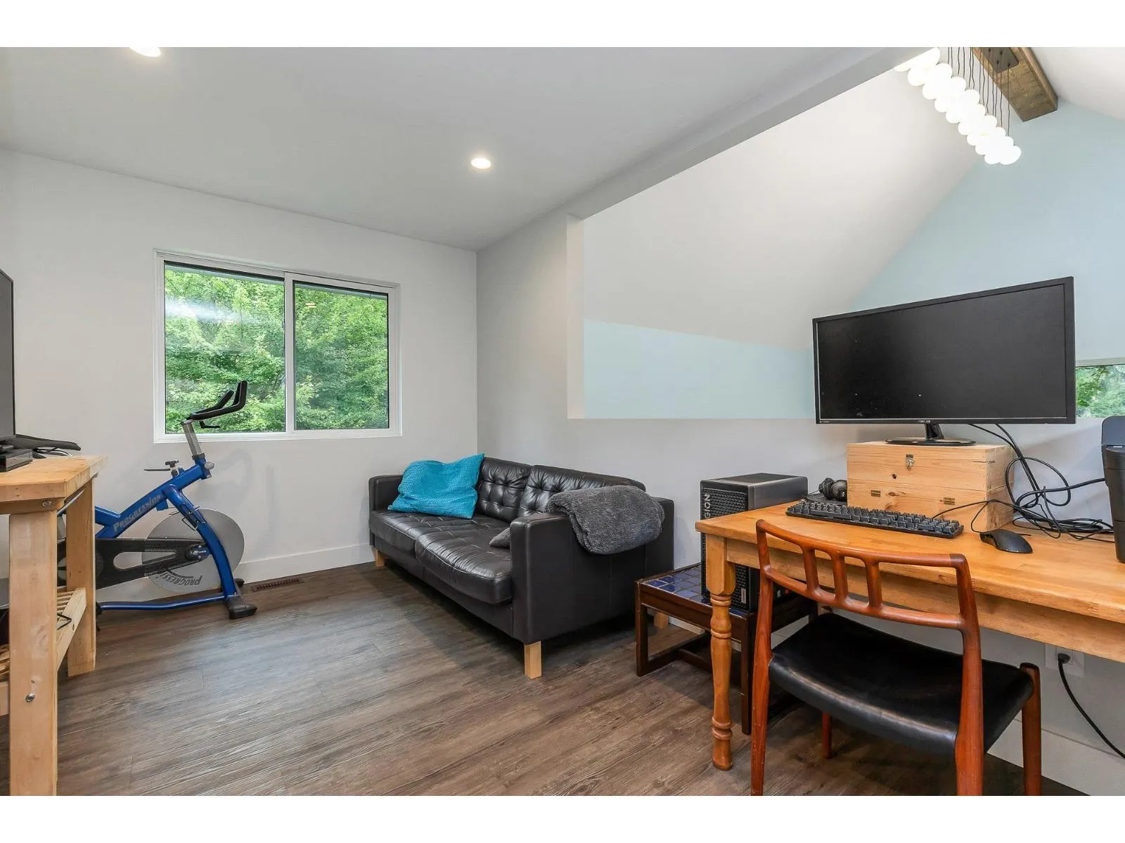 43685 LOUGHEED HIGHWAY