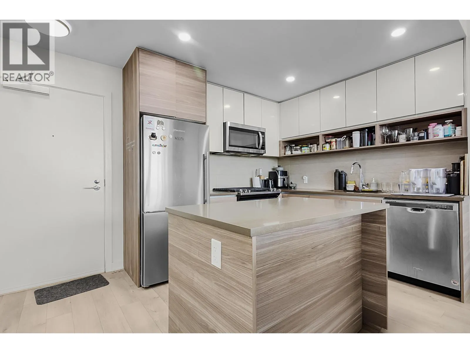 1006 8850 UNIVERSITY CRESCENT