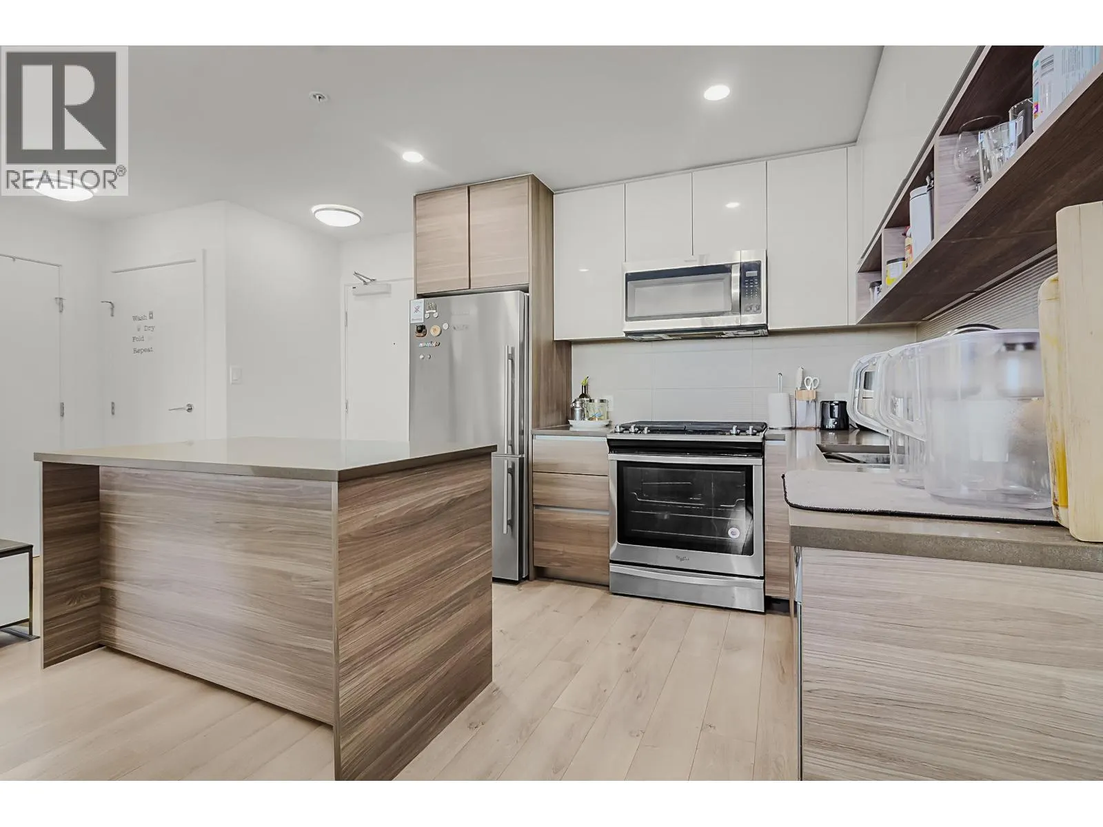 1006 8850 UNIVERSITY CRESCENT