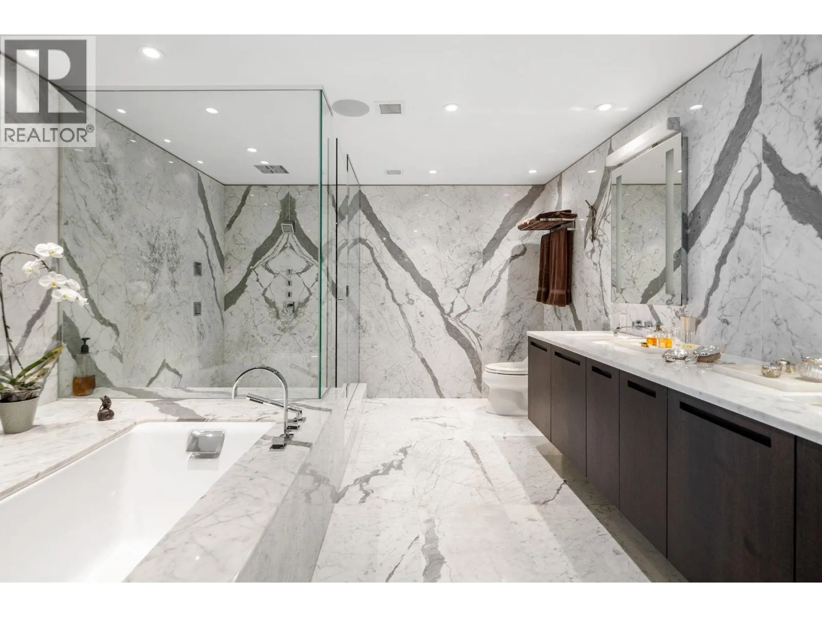4501 1011 W CORDOVA STREET