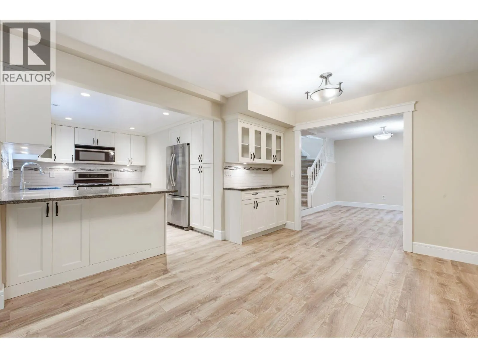 37 9000 ASH GROVE CRESCENT