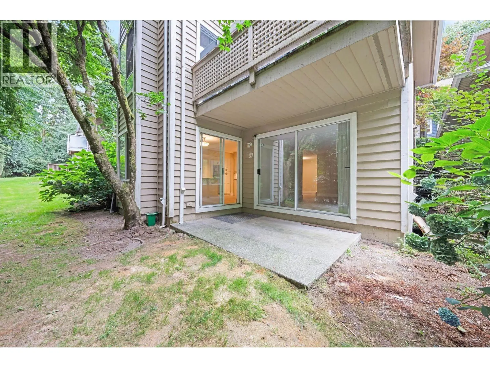 37 9000 ASH GROVE CRESCENT