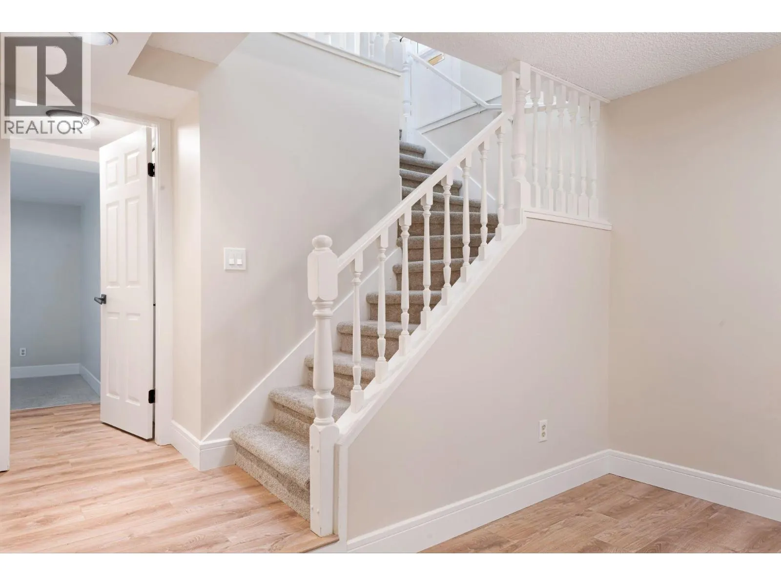37 9000 ASH GROVE CRESCENT