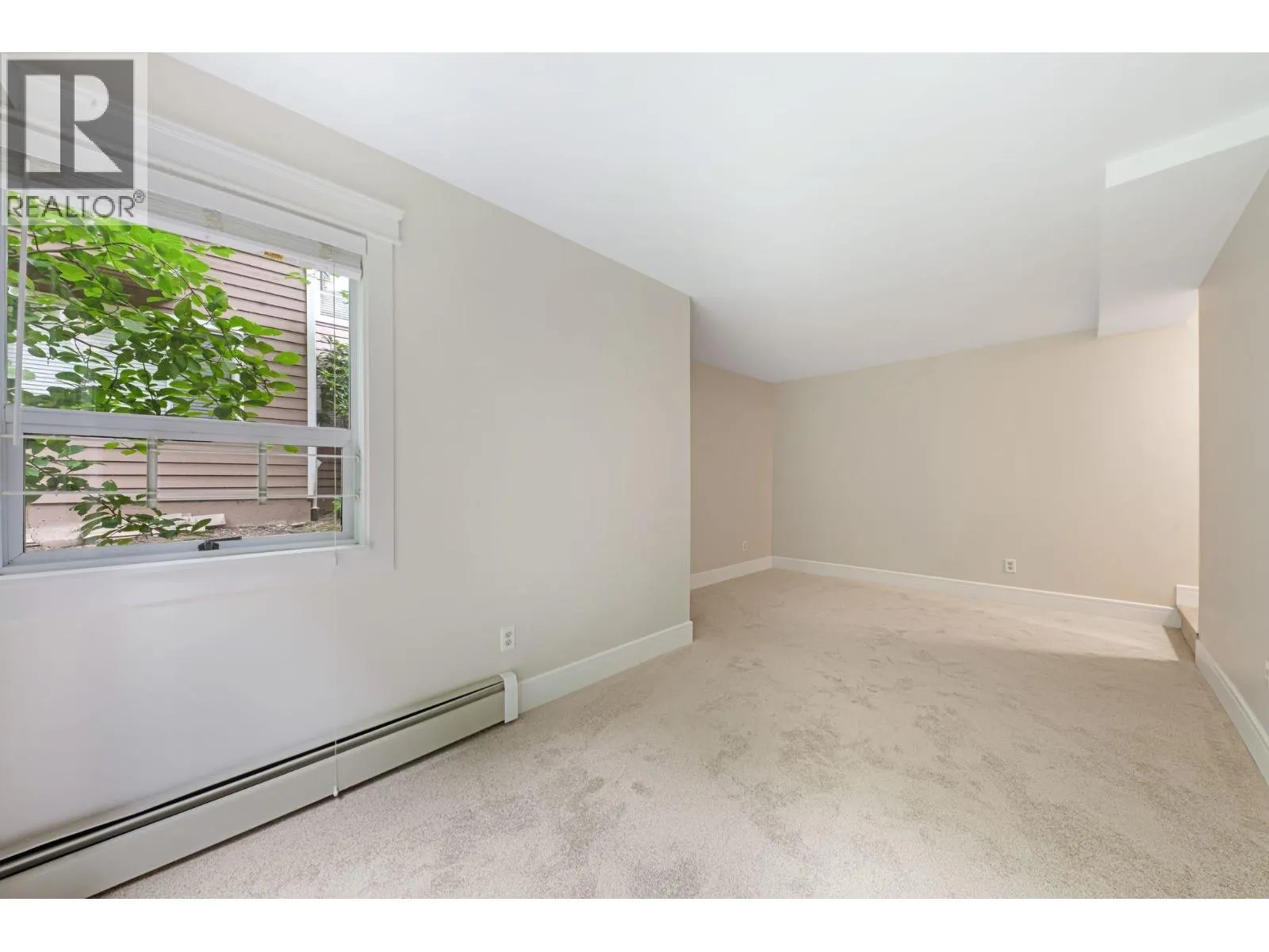 37 9000 ASH GROVE CRESCENT
