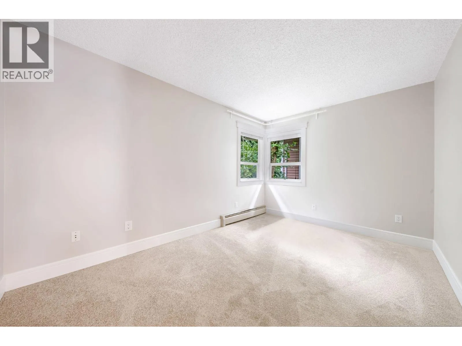 37 9000 ASH GROVE CRESCENT
