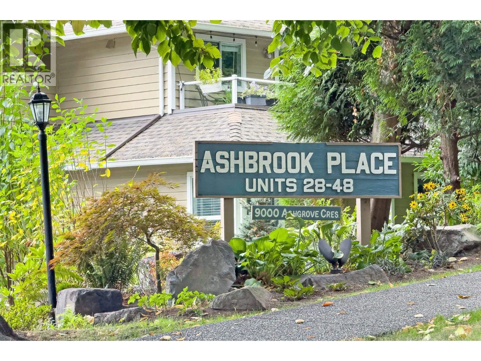 37 9000 ASH GROVE CRESCENT