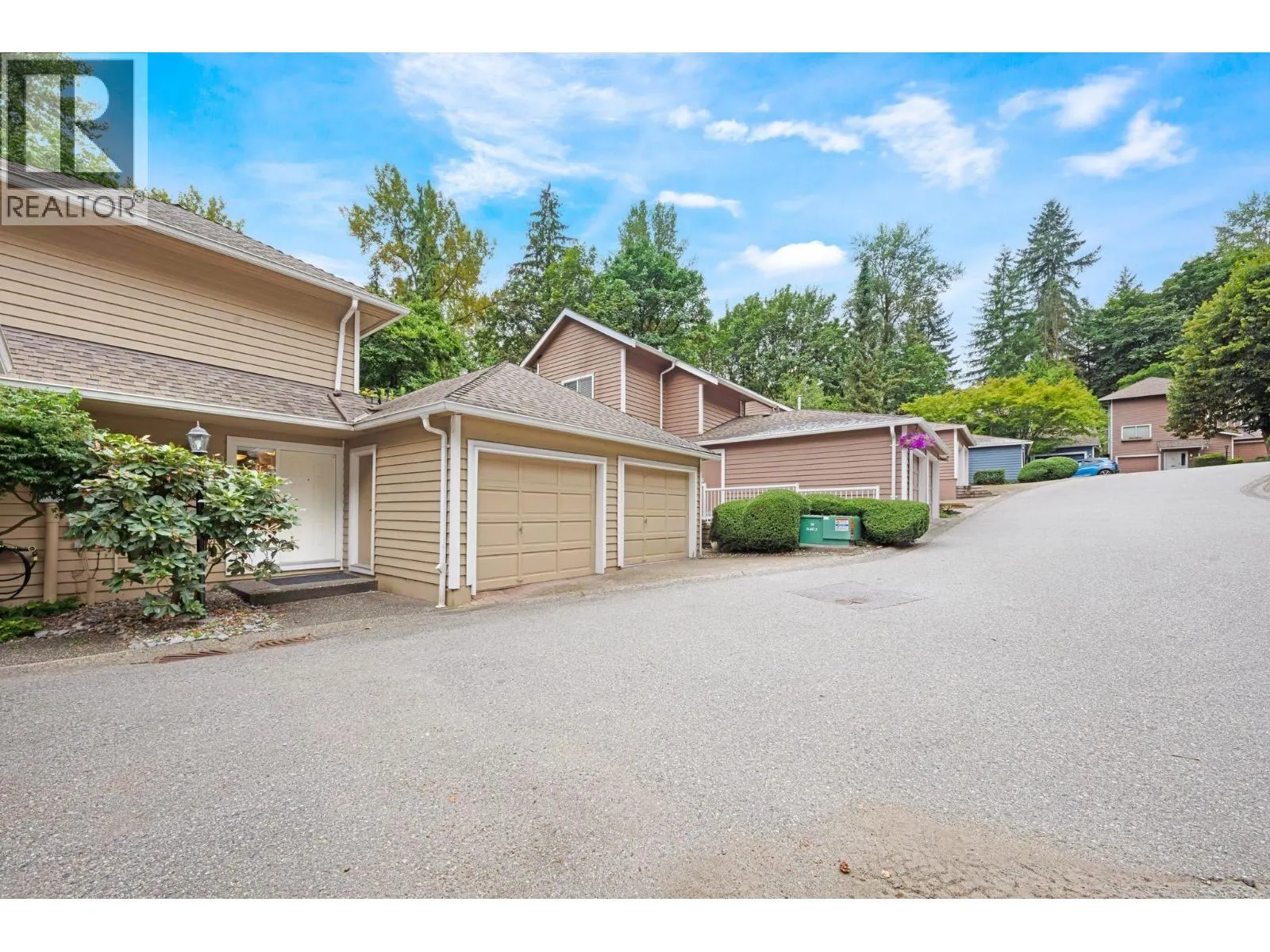 37 9000 ASH GROVE CRESCENT