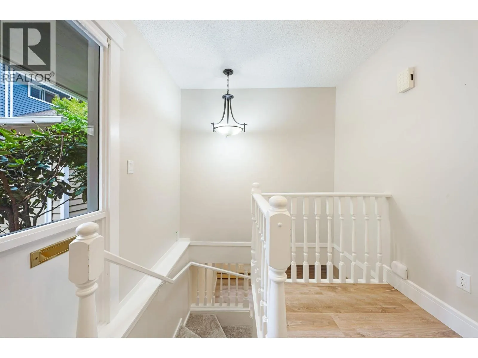 37 9000 ASH GROVE CRESCENT