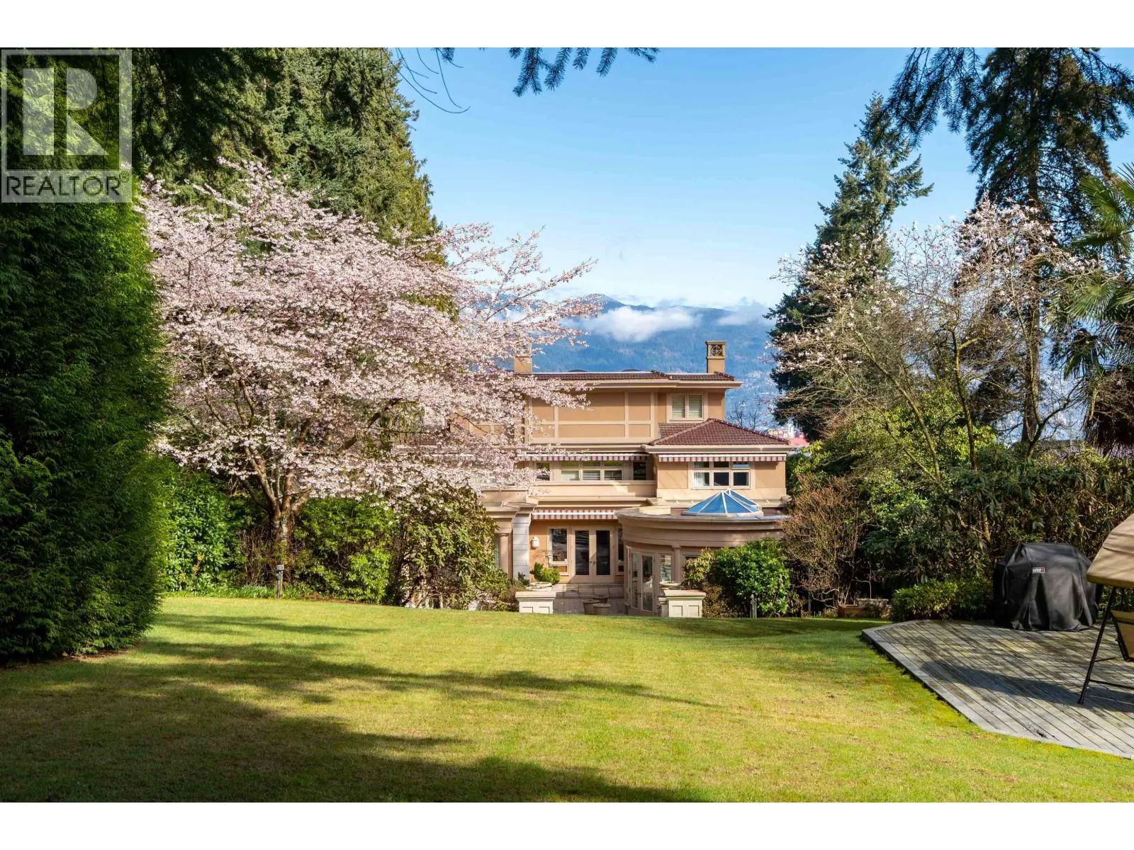 4778 DRUMMOND DRIVE