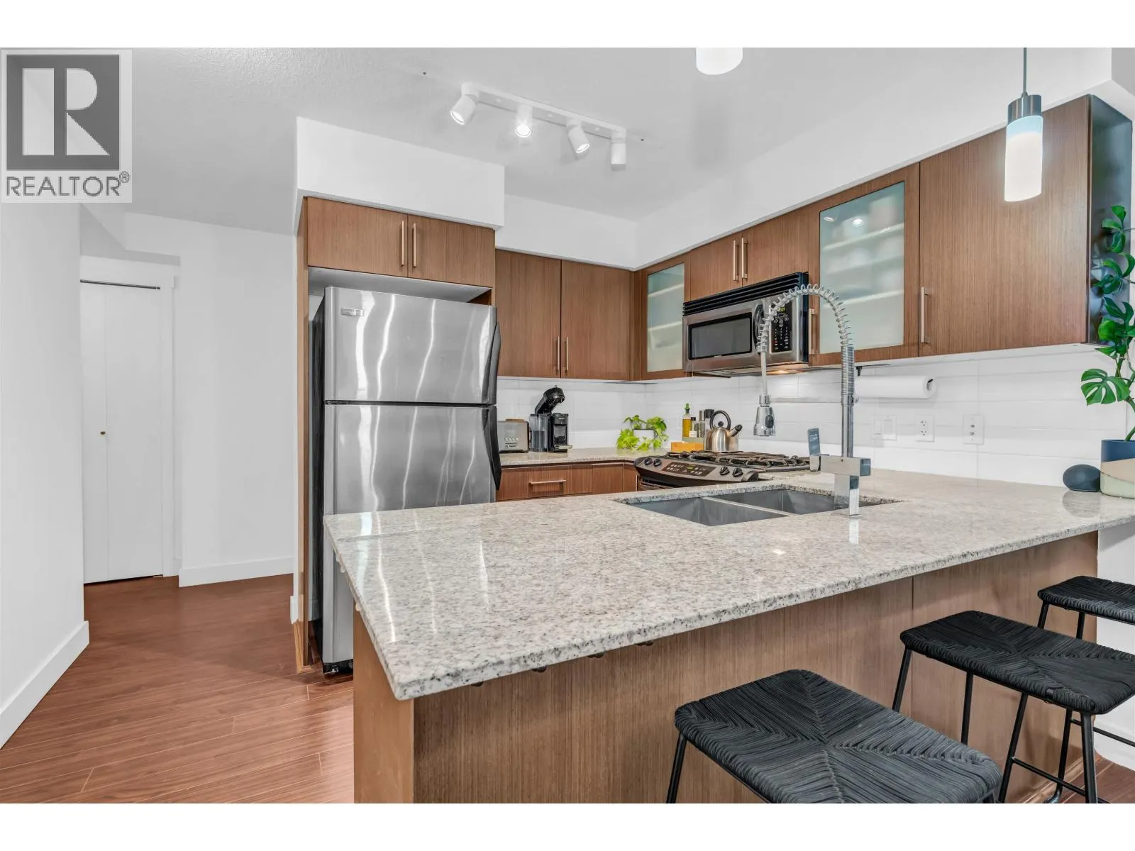 905 8068 WESTMINSTER HIGHWAY