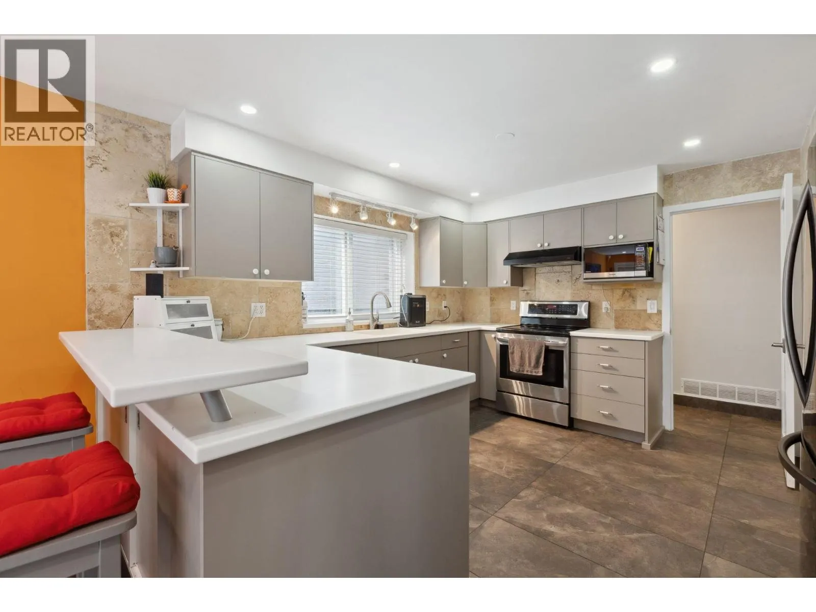 1501 OSTLER COURT