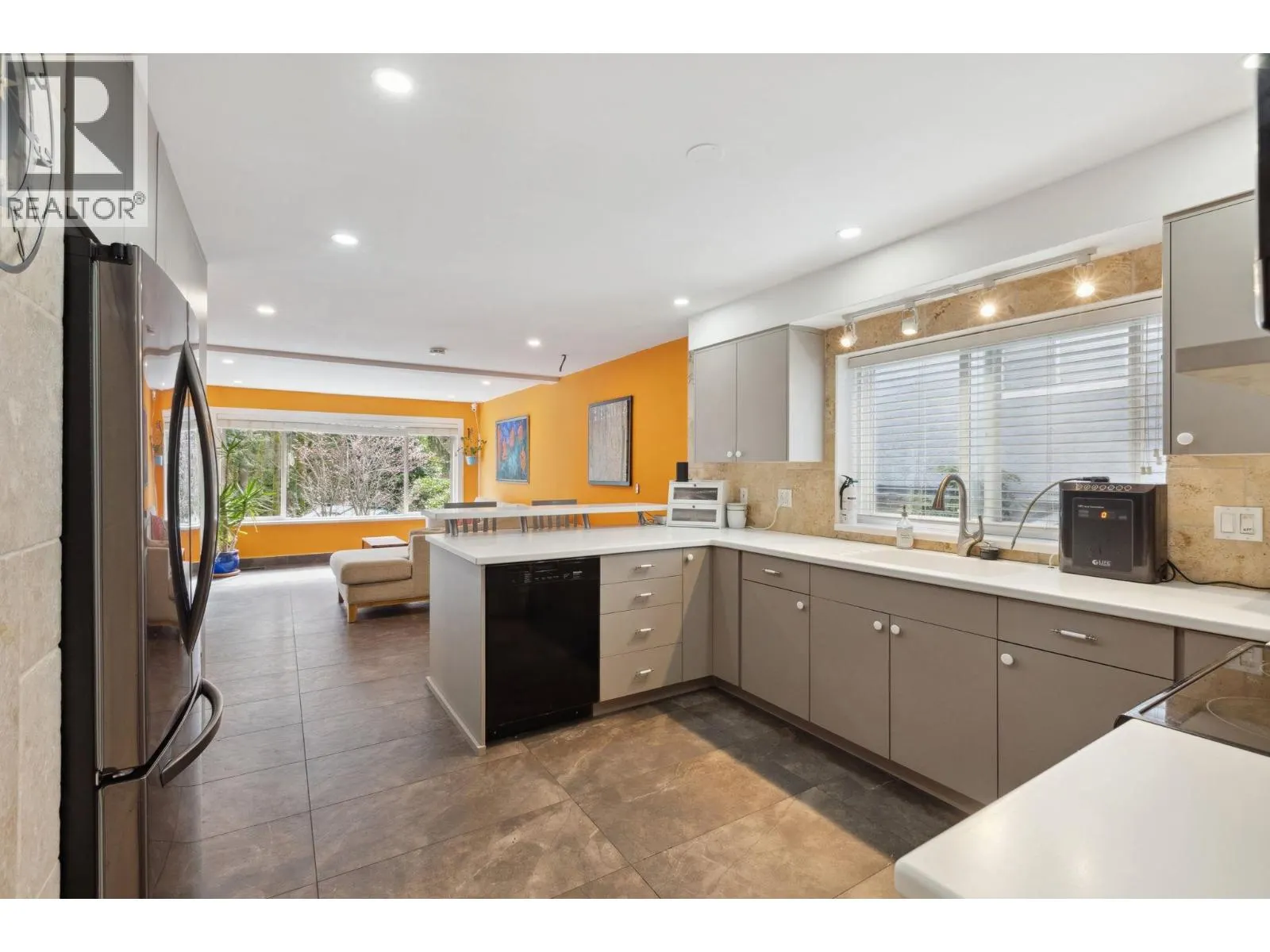 1501 OSTLER COURT