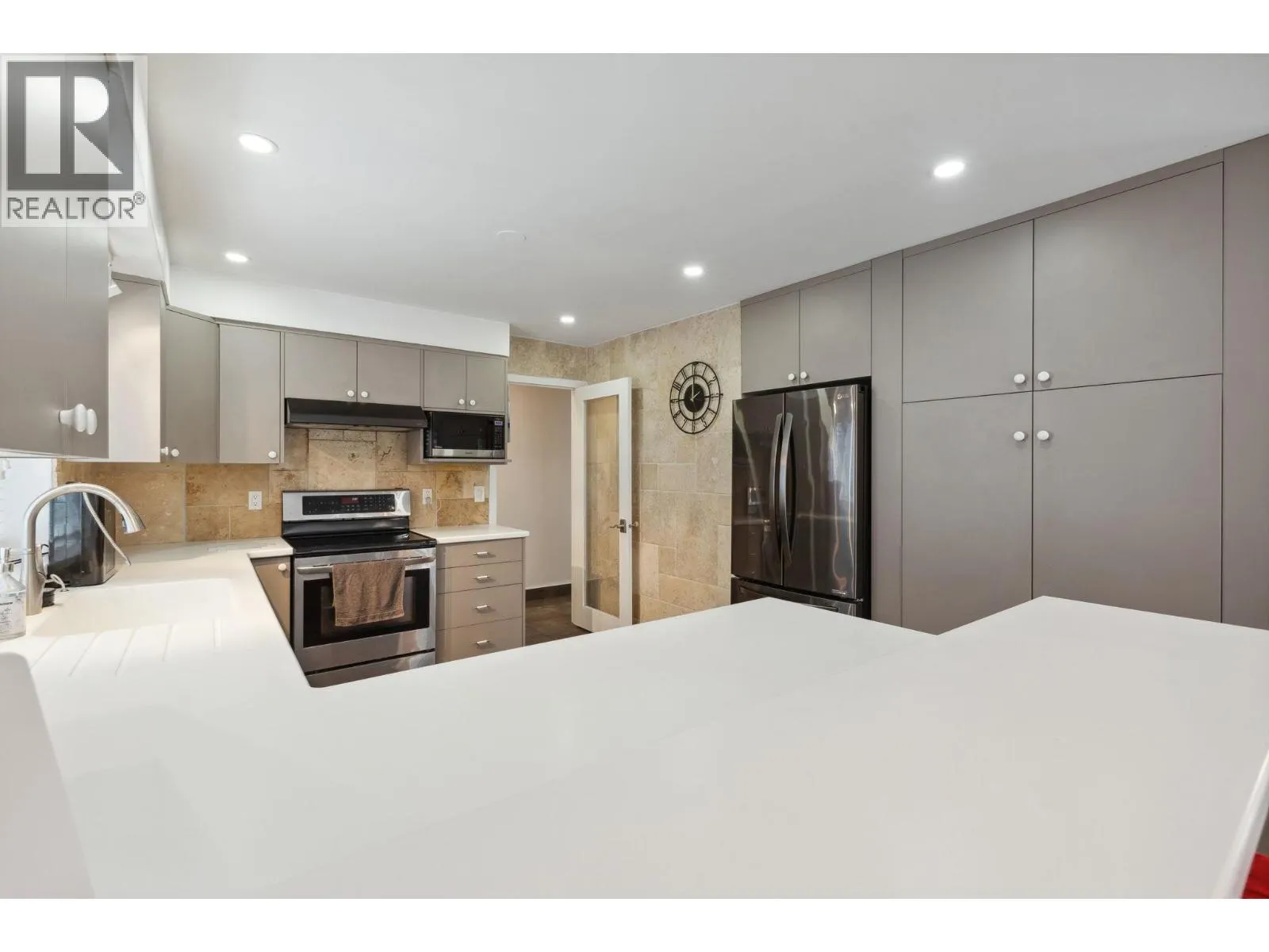 1501 OSTLER COURT