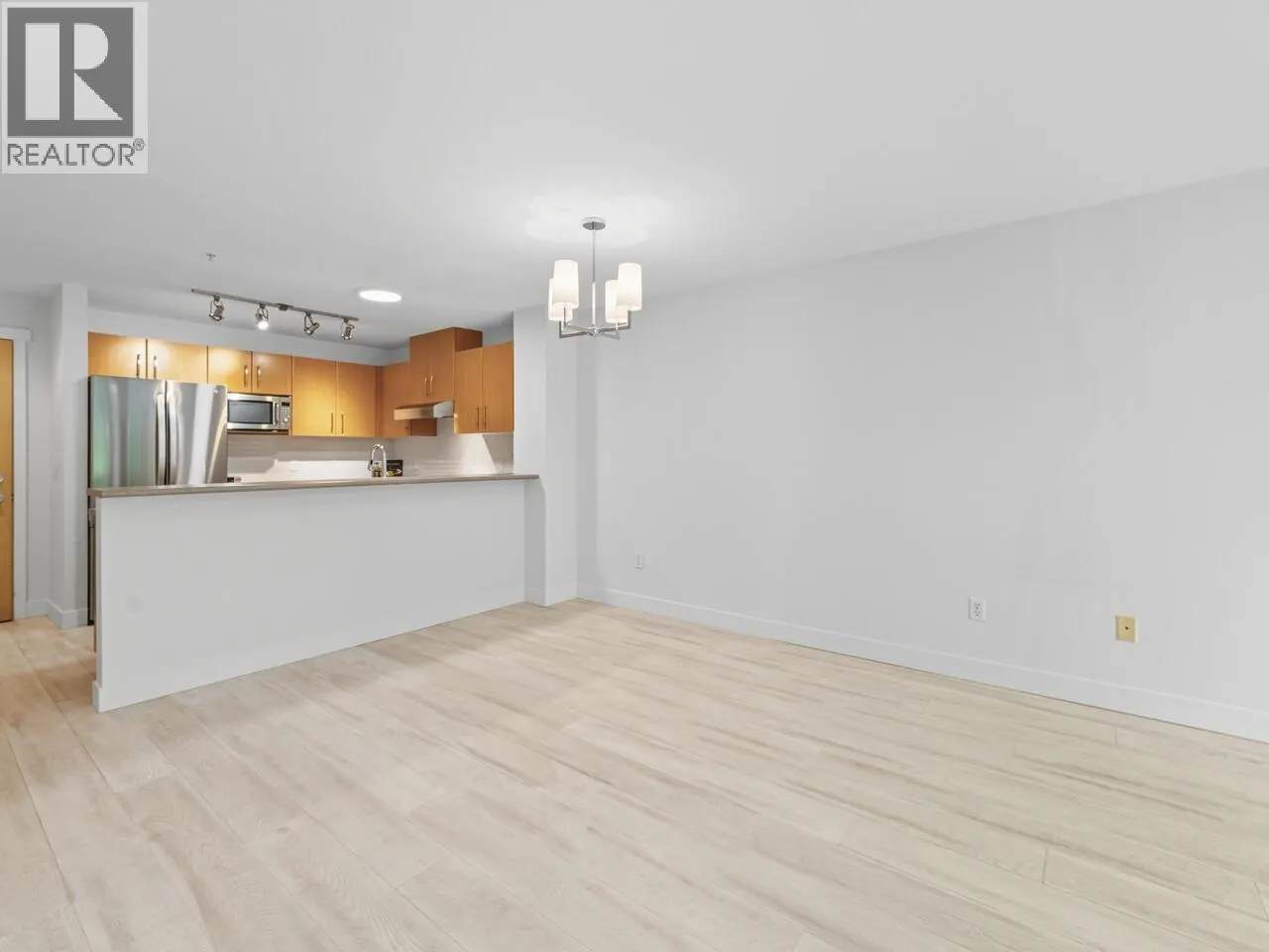 210 500 KLAHANIE DRIVE