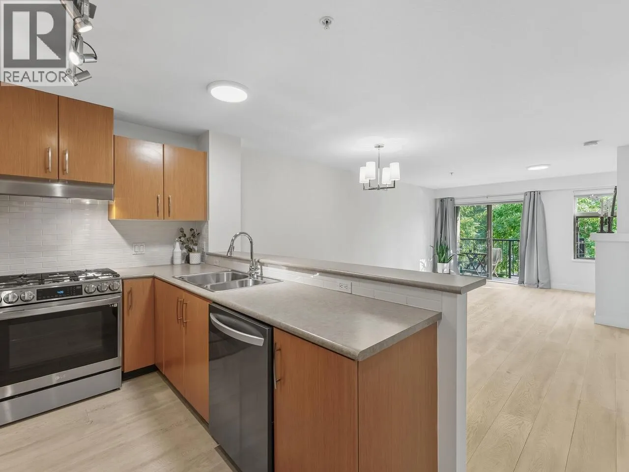 210 500 KLAHANIE DRIVE