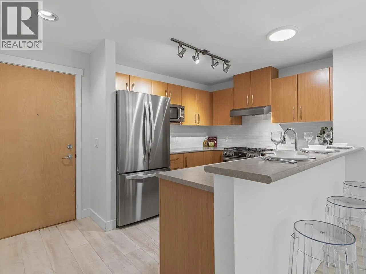 210 500 KLAHANIE DRIVE