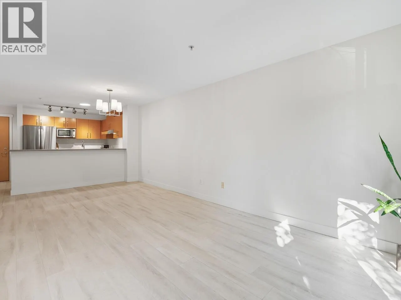 210 500 KLAHANIE DRIVE
