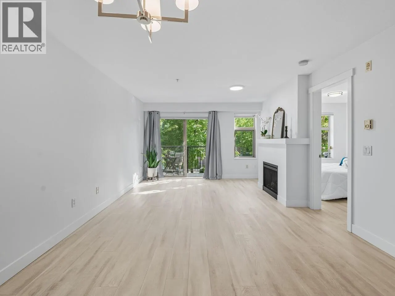 210 500 KLAHANIE DRIVE