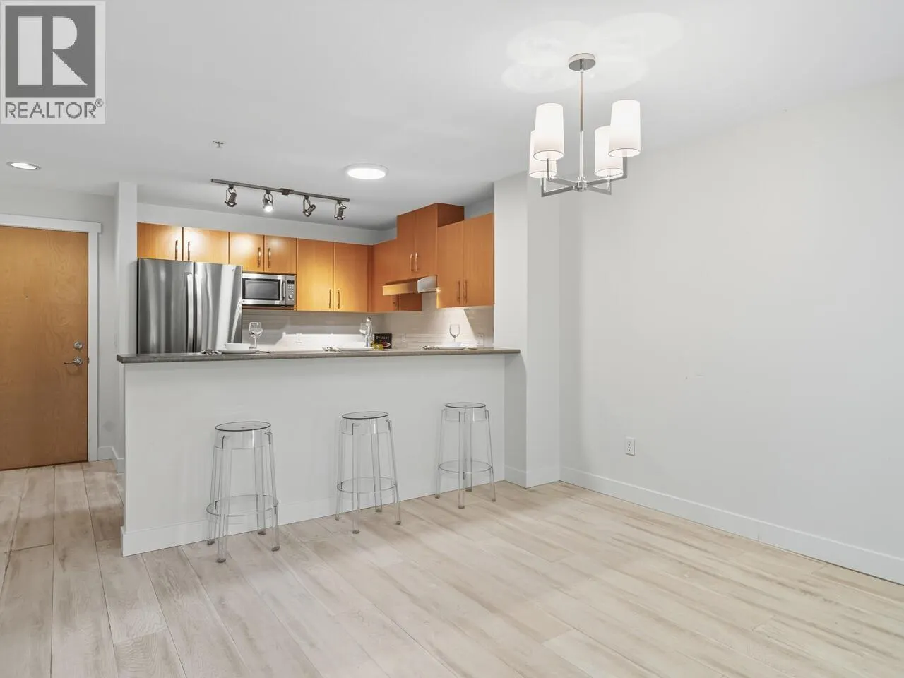 210 500 KLAHANIE DRIVE