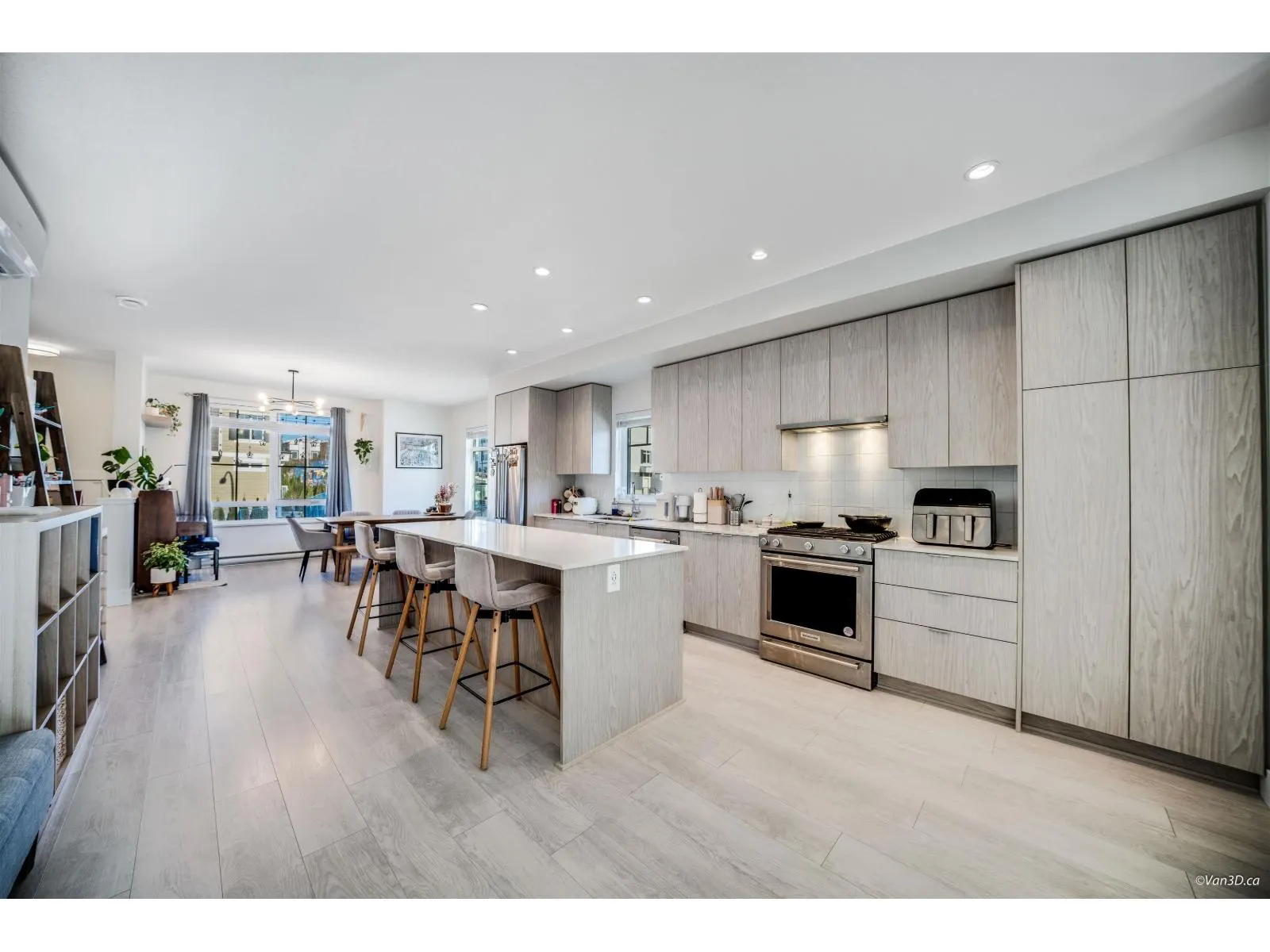 82 2075 OAK MEADOWS DRIVE