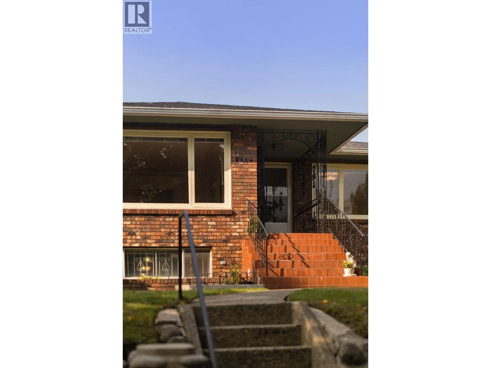 2869 VENABLES STREET