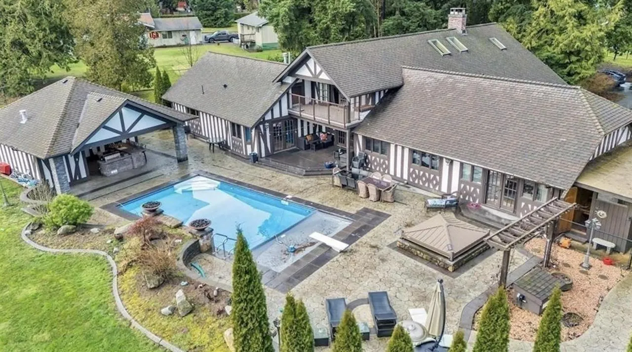 20077 FERNRIDGE CRESCENT