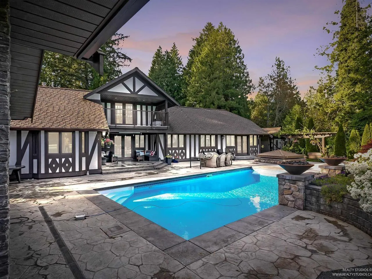 20077 FERNRIDGE CRESCENT