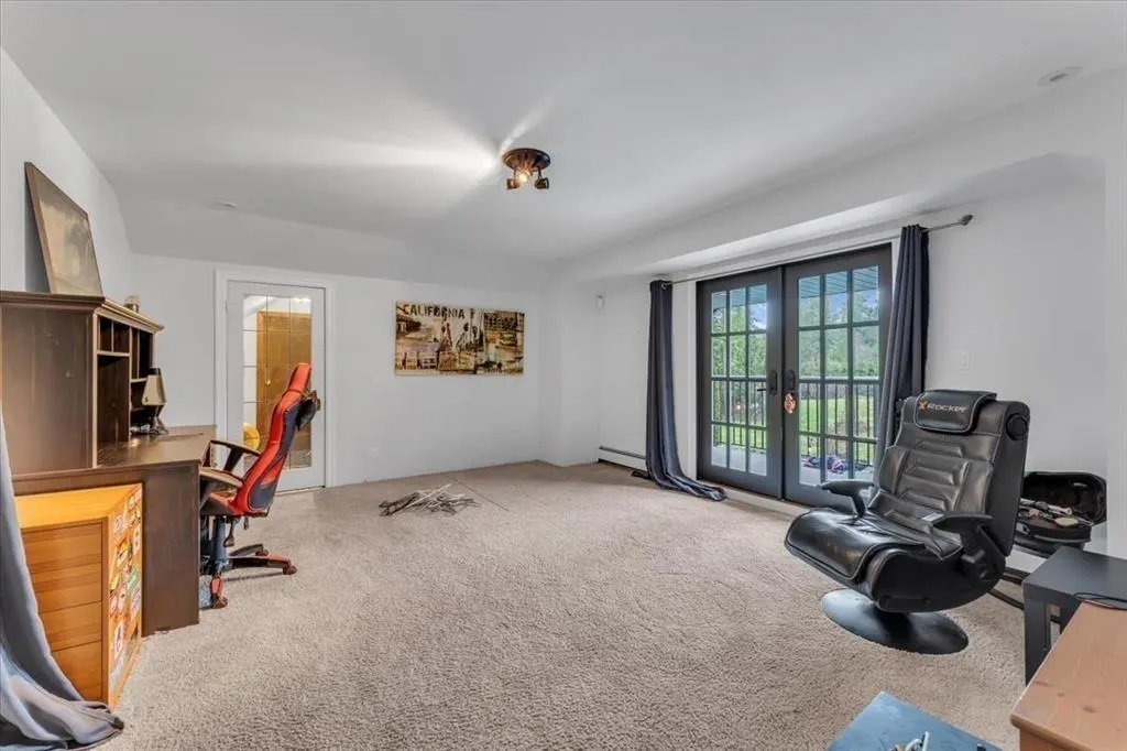 20077 FERNRIDGE CRESCENT