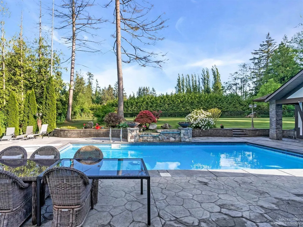 20077 FERNRIDGE CRESCENT