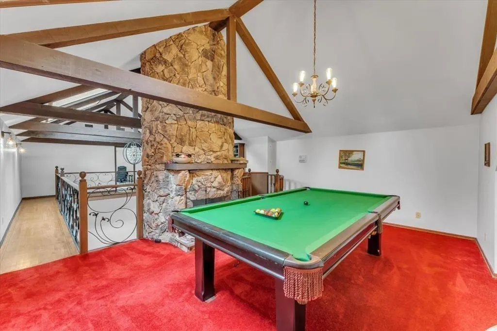 20077 FERNRIDGE CRESCENT