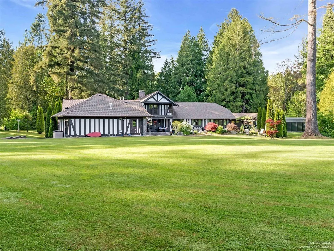 20077 FERNRIDGE CRESCENT