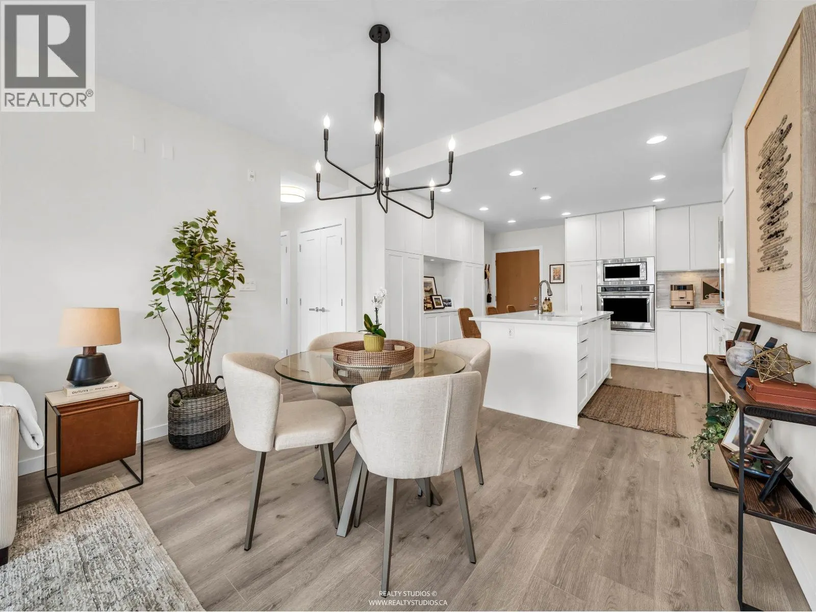 406 3873 CATES LANDING WAY